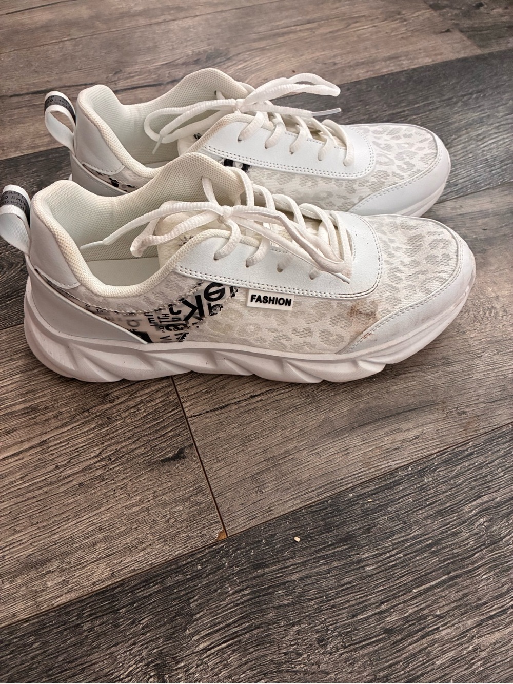 SHEIN White Lace-Pattern Chunky Lace-Up Sneakers